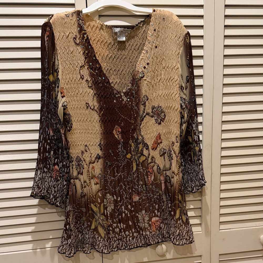 Chic Multicolor Floral V-Neck Blouse neutral tone, Alberto Makali NY